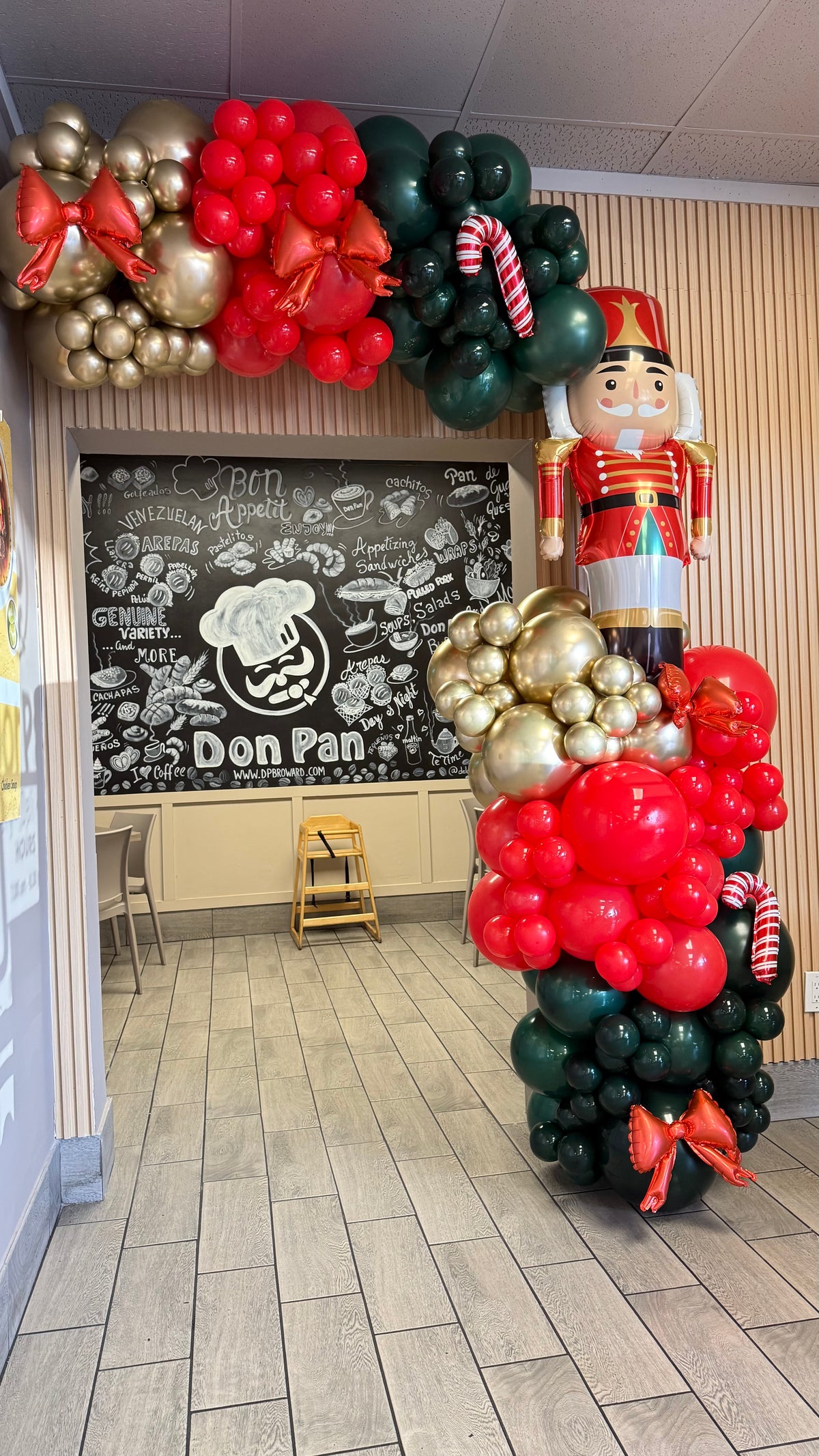 Premium Balloon Wall Elegant Decor for Restaurants & Businesses