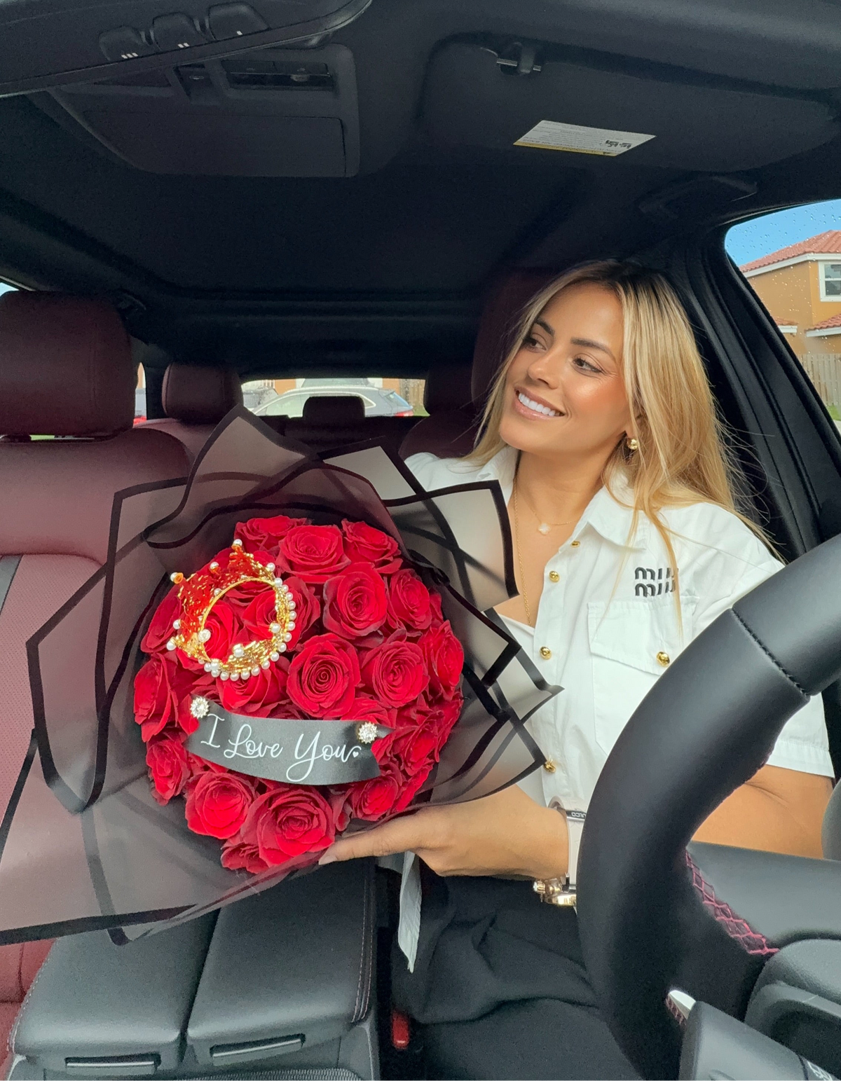 The Luxe Love Bouquet 25 Premium Roses with Personalized Touch